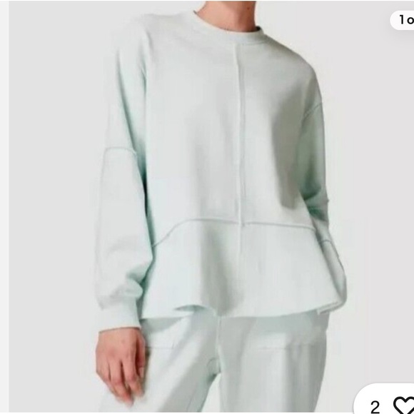 Sweaty Betty revive crewneck in cloud blue - Picture 2 of 8